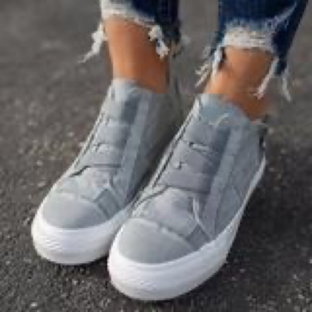 Women’s Blow Fish slip on shoes NIB 7M